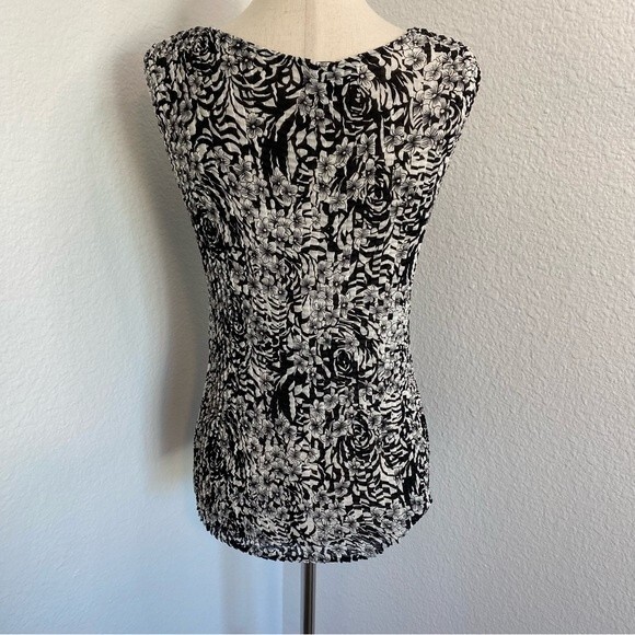 NWOT Black White Floral Design Crinkle Stretch Pleat Fabric by Elementz Size M - Picture 4 of 8